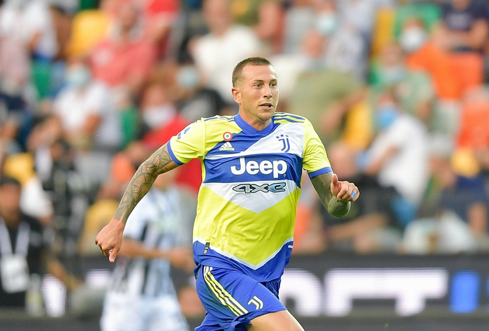 亚博官网-尤文图斯门将什琴斯尼